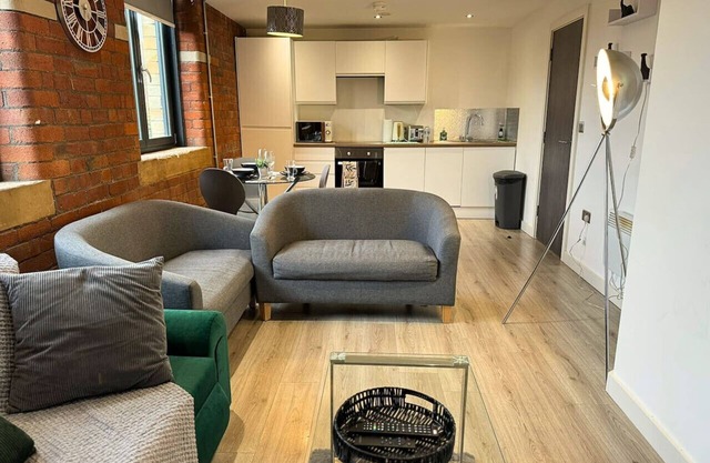 Modern 2-Bedroom Flat Bradford | 25% OFF
