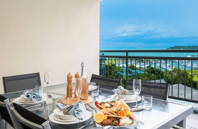 Modern 2 Bedroom, 2 Bath Apartment with ocean views