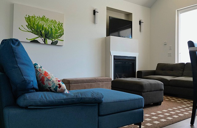 Modern 2-bedroom + den cottage in a prime location