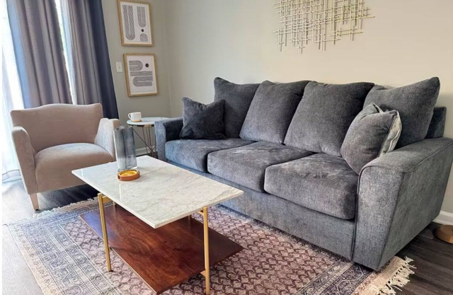 Modern 2 bedroom townhome great location Evansville near hospitals, University