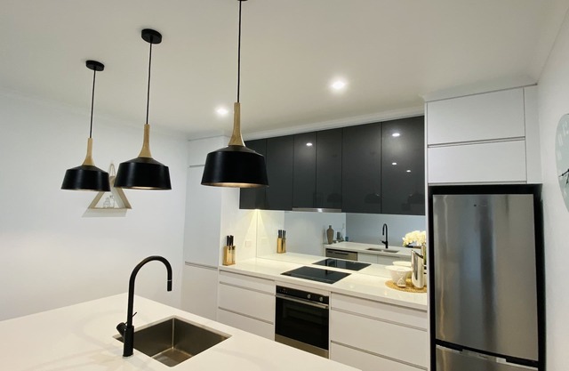 **Modern 2BR APT - BBQ/Pool/Sauna/WiFi