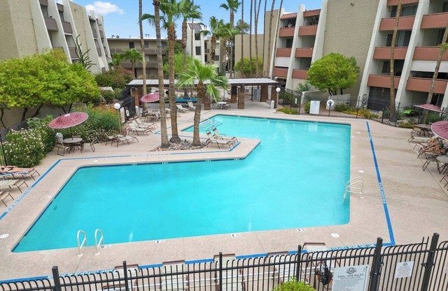 Modern 2BR Condo w/ Pool Access near Old Town