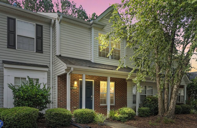 Modern 2BR Getaway - Whitewater Center + Roku TVs