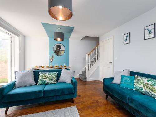 Modern 3 Bed House For 5- City Central - Parking
