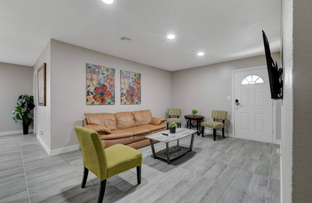 Perfect Stay For EDC 2025!- Modern 3 Bedroom Home with Pac-Man Arcade Fun!