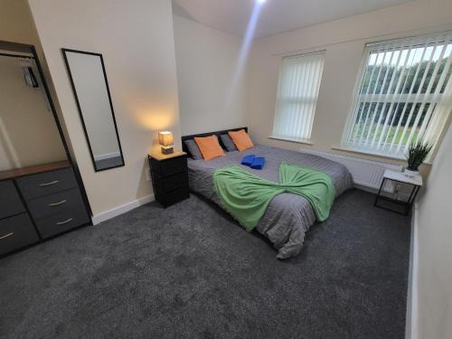 Modern 3-Bedroom House w Private Parking