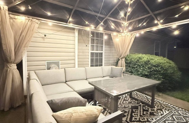 Charming 3-bedroom house with WiFi and AC in welcoming Charlotte