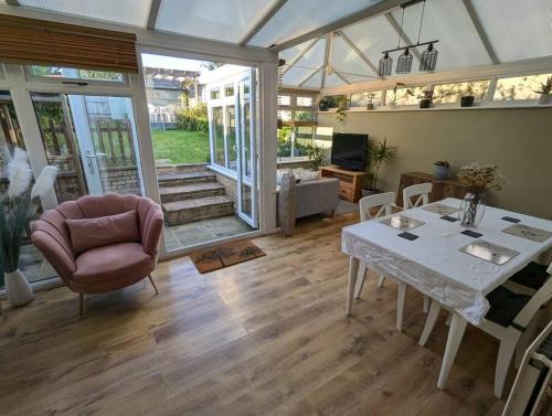 Modern 3B Eastbourne Retreat: Tranquil & Cozy Stay