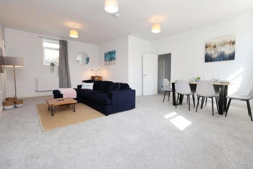 Modern 3Bed, Wi-Fi, Dining for 6