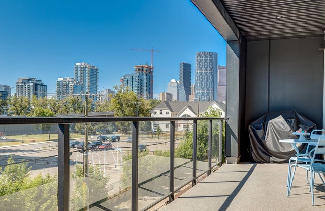 Modern 3BR unit in the heart of Calgaryn