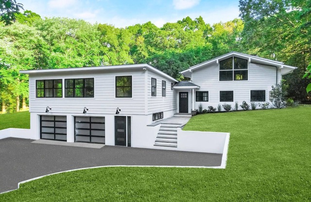 Modern 4 bed 4.5 bath w hot tub & heated pool close to beach