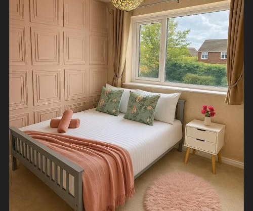 Modern 4-Bed Family Home in Solihull