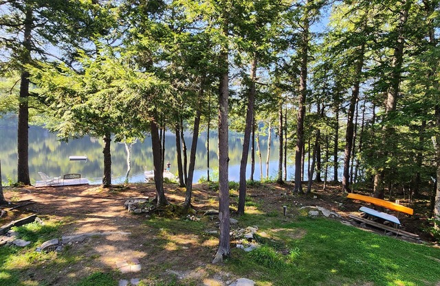 Modern 4 BR Waterfront Lake House, beautiful Belgrade Lakes Area, Mt. Vernon, ME