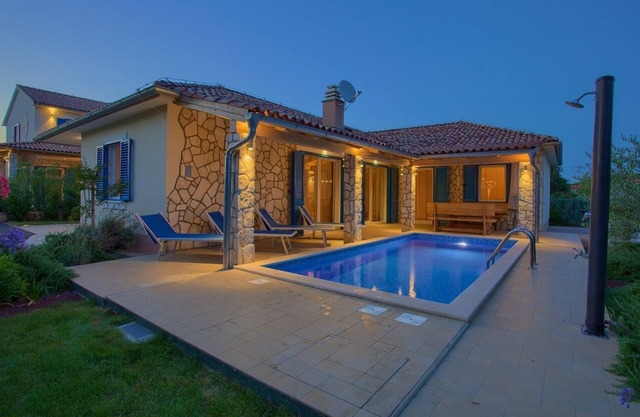 4 * villa avec piscine privée - moderne et bien équipé