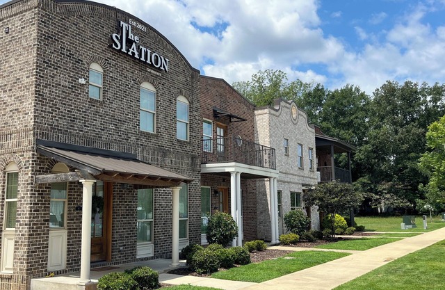 Modern 4BR/4.5BA Townhome in Historic Downtown Northport, AL!
