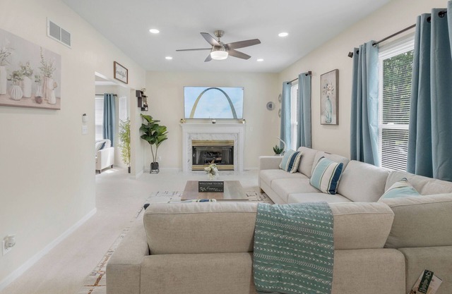 Modern 4BR Retreat Near Fox & Universities @ Prime CWE Location w/ Free Parking!