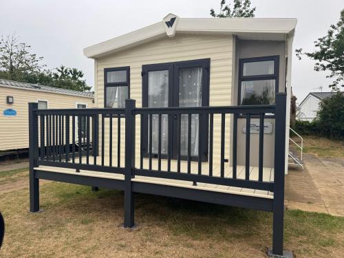 Modern 6 birth caravan Hunstanton Norfolk
