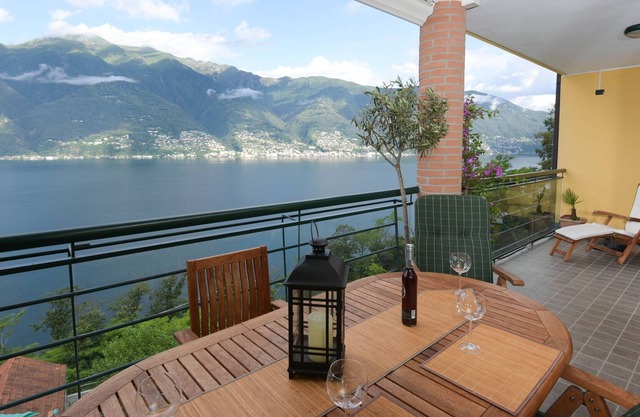 Appartement moderne avec vue sur le lac Majeur