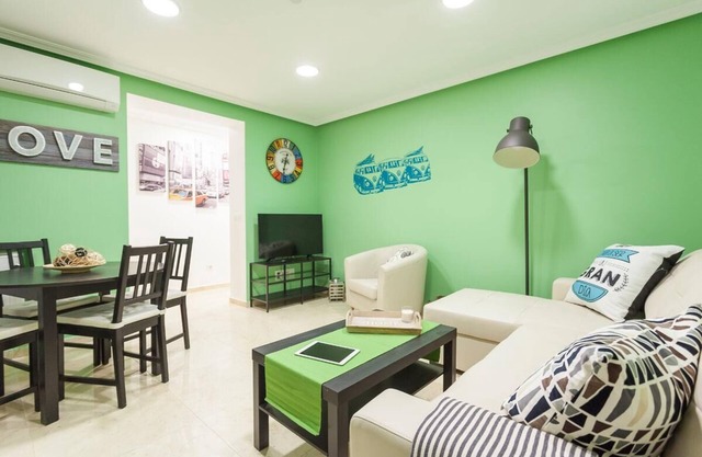 Modern Air-Conditioned Apartment w/ Full Kitchen, Washing Machine, & WiFi