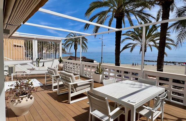 WIFI! Nouvelle et belle terrasse face à la mer!