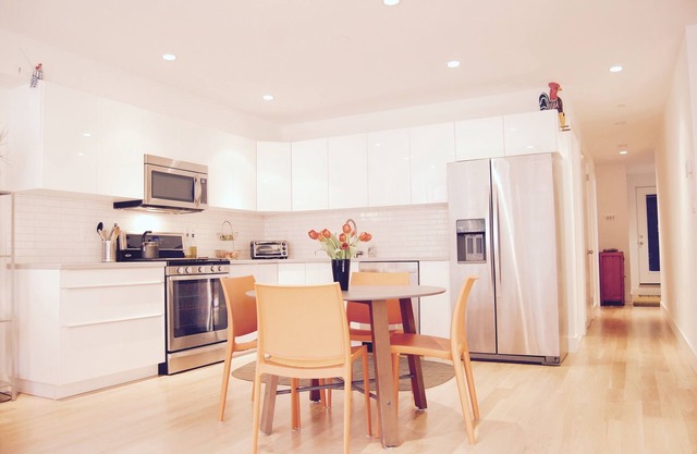 Duplex moderne et lumineux dans le centre de Cobble Hill