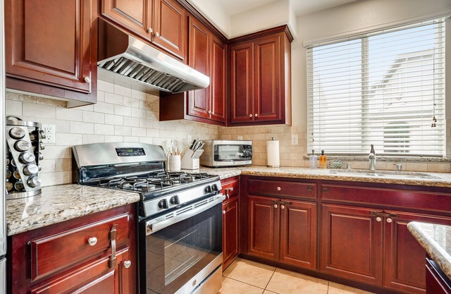 Modern and Cozy. 3bed 3bath. SF Bay Area