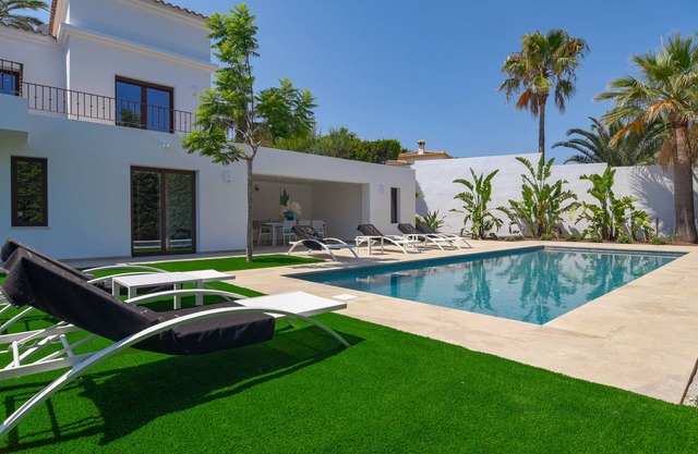 villa de luxe moderne avec piscine chauffée à Moraira, Costa Blanca, Espagne pour 6 personnes