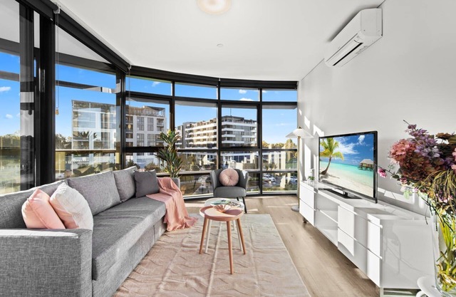 Modern Apartment with Piano – Sleeps 5, Olympic Park