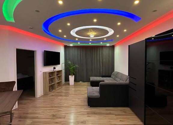 Modern Apartments Neuburg C - TOP - 3 Zimmer, Stellplatz, Zentrum, Wi-Fi, 3 TV, Küche