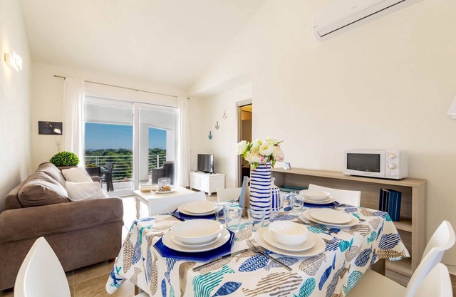 appartement moderne à 5 min. de la mer avec piscine, air conditionné et wi-fi
