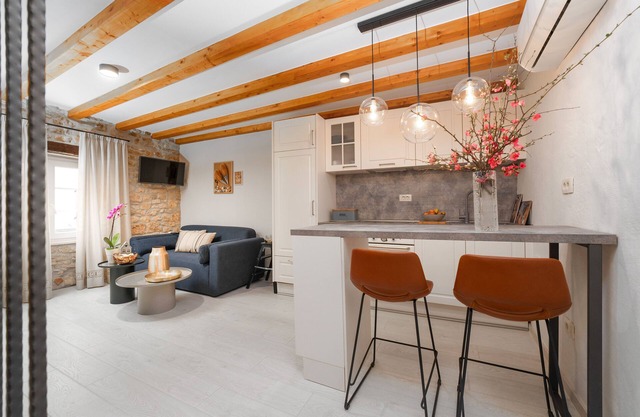 Modern apartment for 2 persons in the Porec old town , only 150m from the beach.