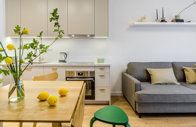 Modern apartment for business & leisure in Warsaw