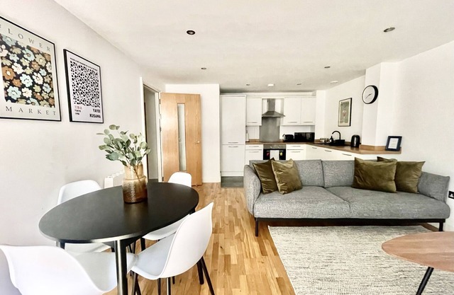Modern apartment in Bristol City Centre