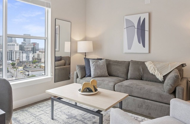 Modern Apartment in Prime Location (ID8931X32)
