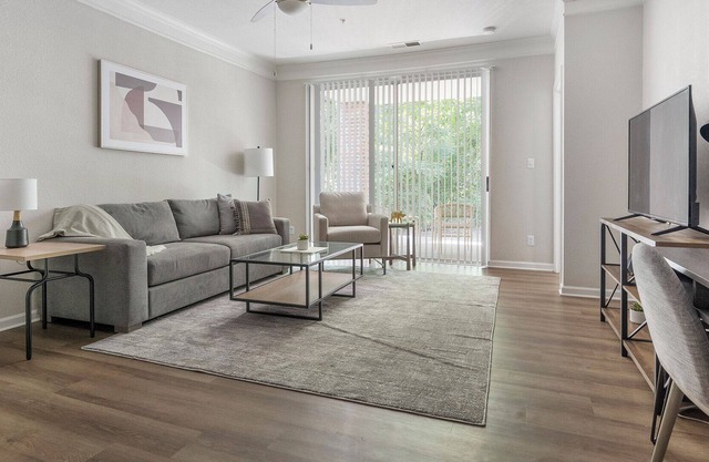 Modern Apartment in Prime Location (ID1374X809)