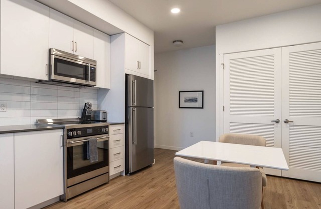 Modern Apartment in Prime Location (ID3104X13)