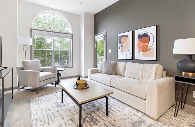 Modern Apartment in Prime Location (ID5620X67)