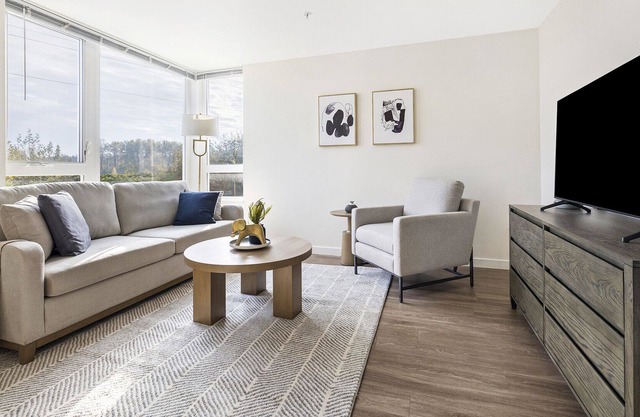 Modern Apartment in Prime Location (ID1235X315)