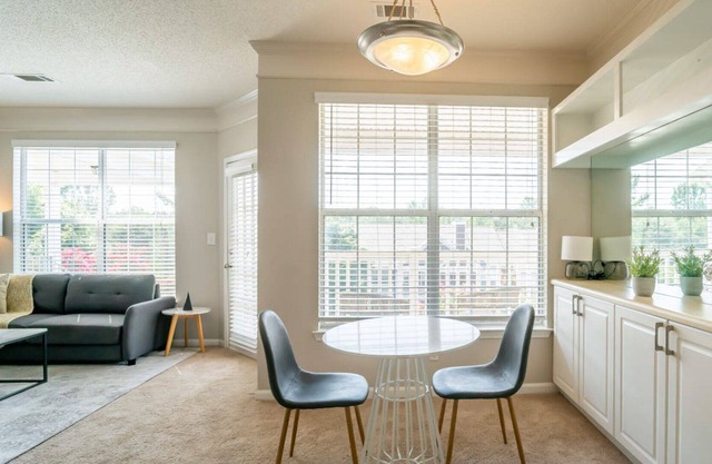 Modern Apartment in Prime Location (ID6762)