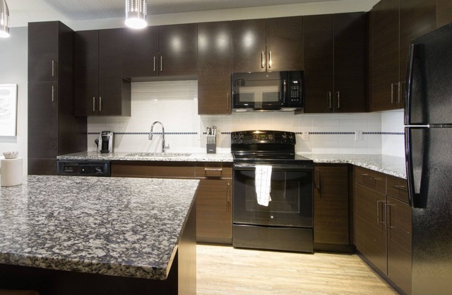 Modern Apartment in Prime Location (ID8039X71)