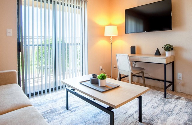 Modern Apartment in Prime Location (ID7063X24)