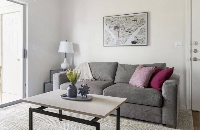 Modern Apartment in Prime Location (ID1201X608)