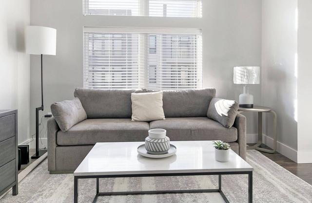 Modern Apartment in Prime Location (ID1255X864)
