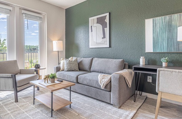 Modern Apartment in Prime Location (ID8083X42)