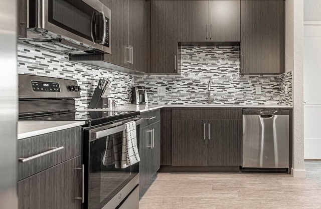Modern Apartment in Prime Location (ID8094X55)
