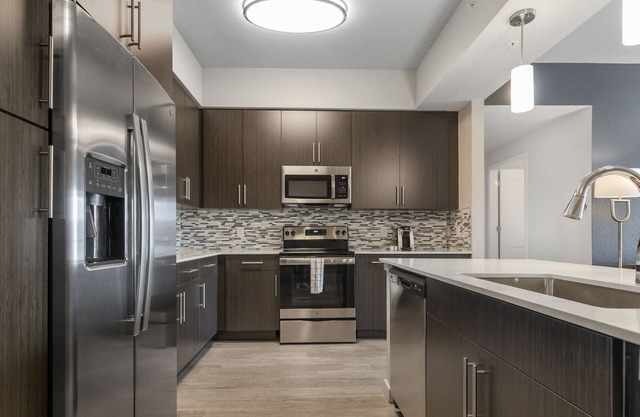 Modern Apartment in Prime Location (ID8608X81)