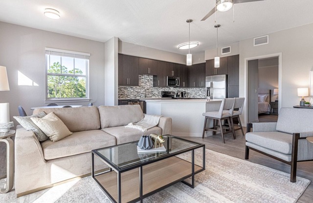 Modern Apartment in Prime Location (ID8094X36)