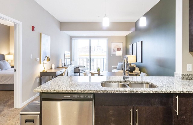 Modern Apartment in Prime Location (ID7010X69)