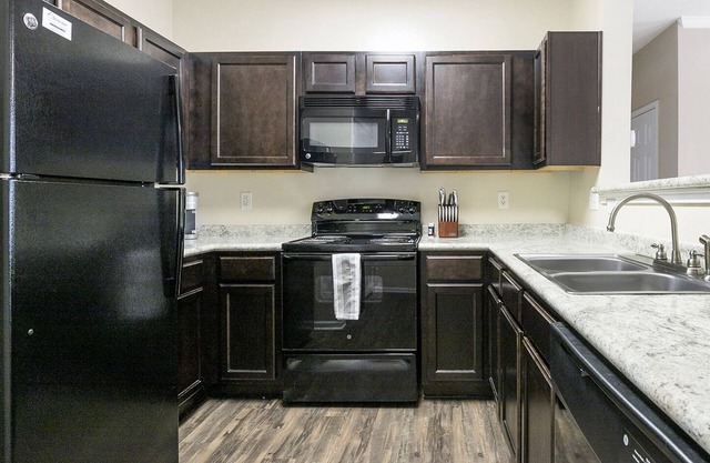 Modern Apartment in Prime Location (ID8560X36)