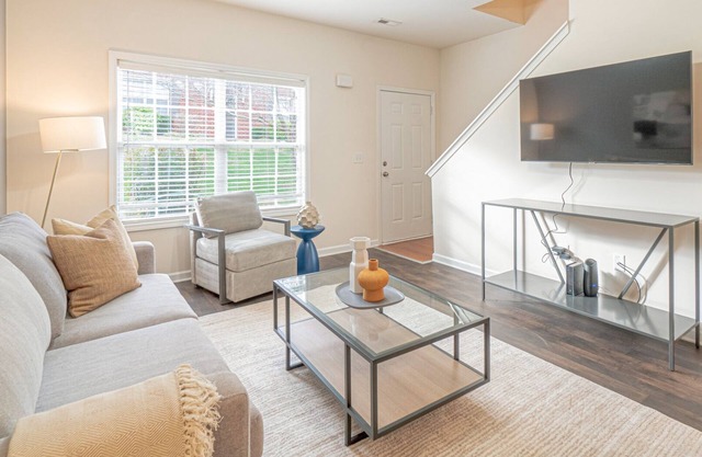 Modern Apartment in Prime Location (ID7689X22)